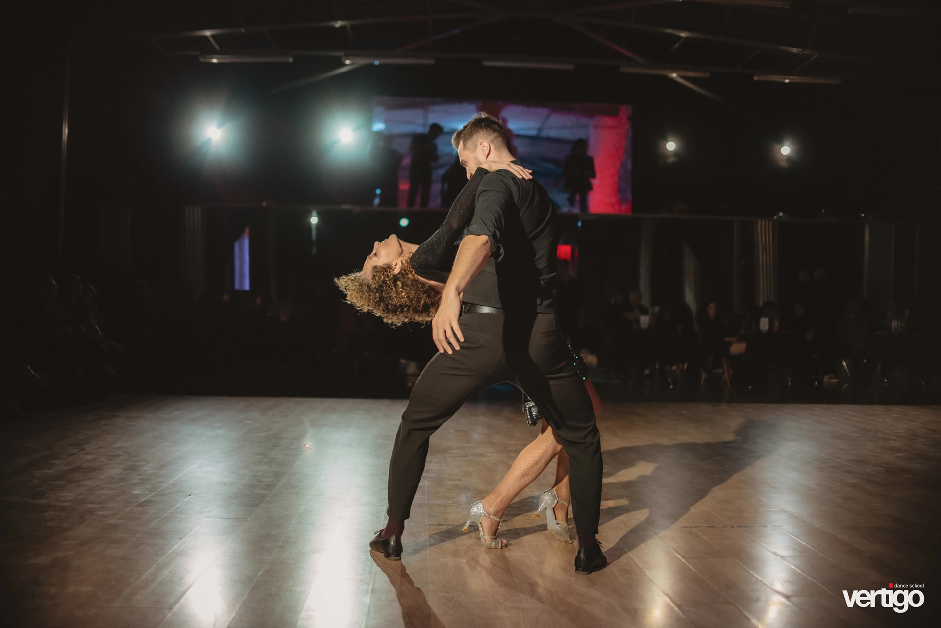 CLASE DE DANS PENTRU ADULTI